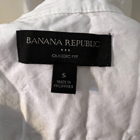 Banana Republic button down shirt holes embroidered size S preloved - Picture 4 of 5